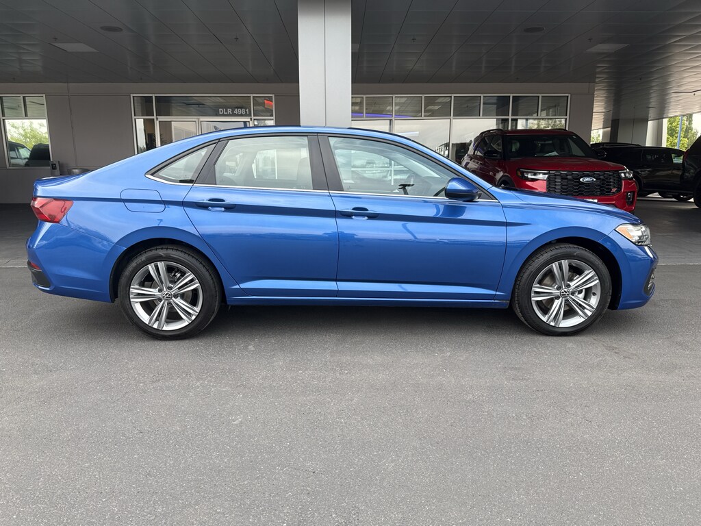 Used 2024 Volkswagen Jetta 1.5T SE Sedan