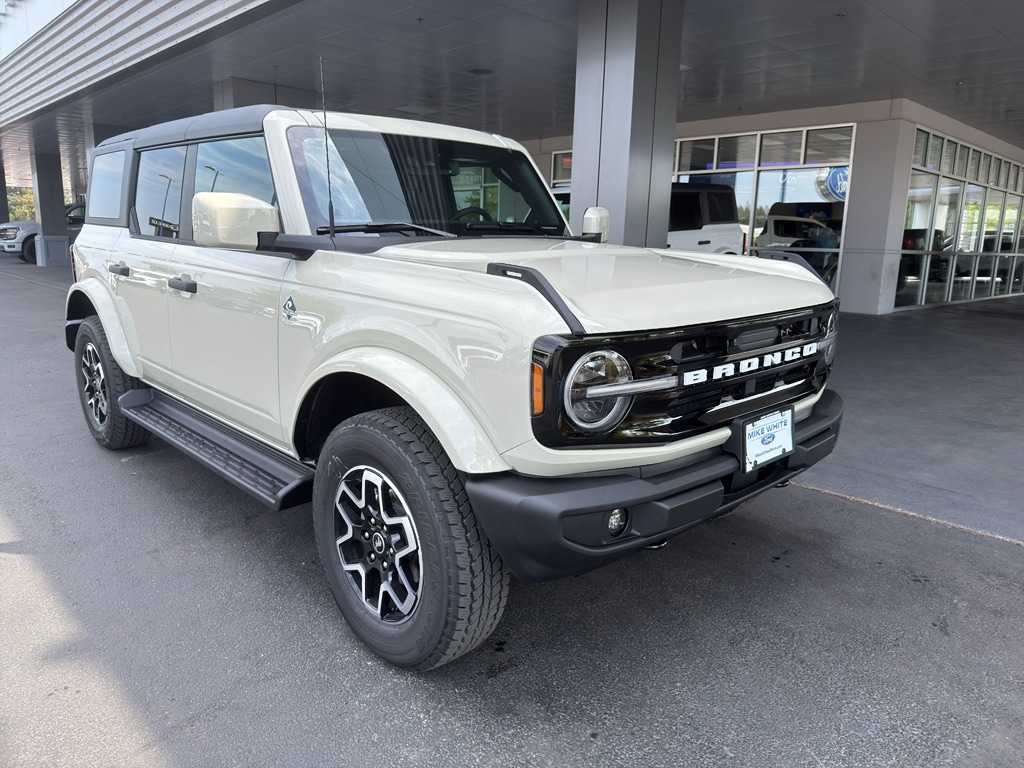 2026 Ford Bronco 4-Door Outer Banks