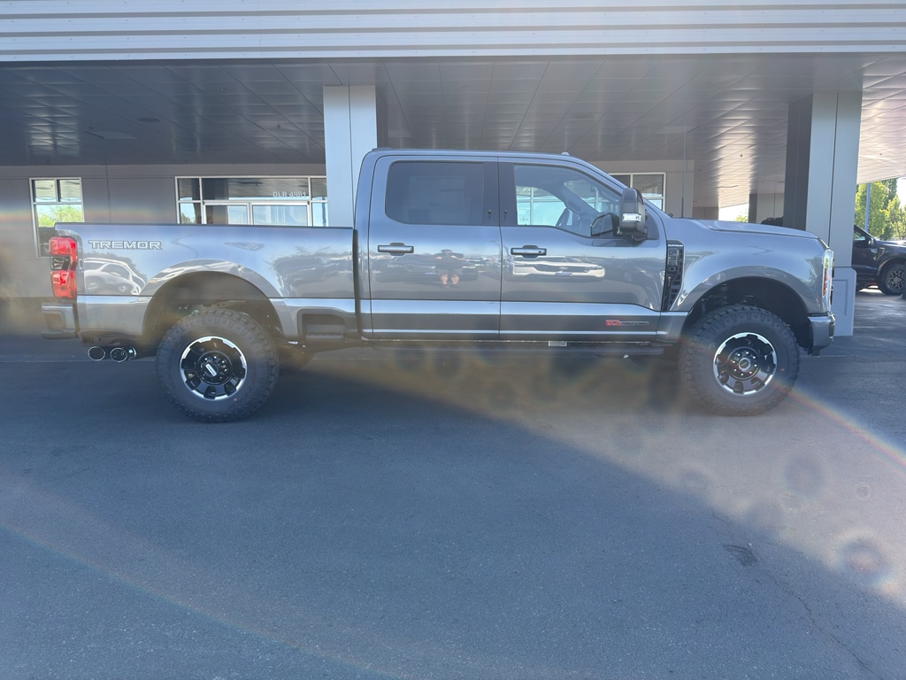 New 2026 Ford F-350 Platinum Truck Crew Cab