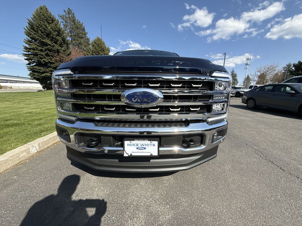 2025 Ford F-350 King Ranch photo 3