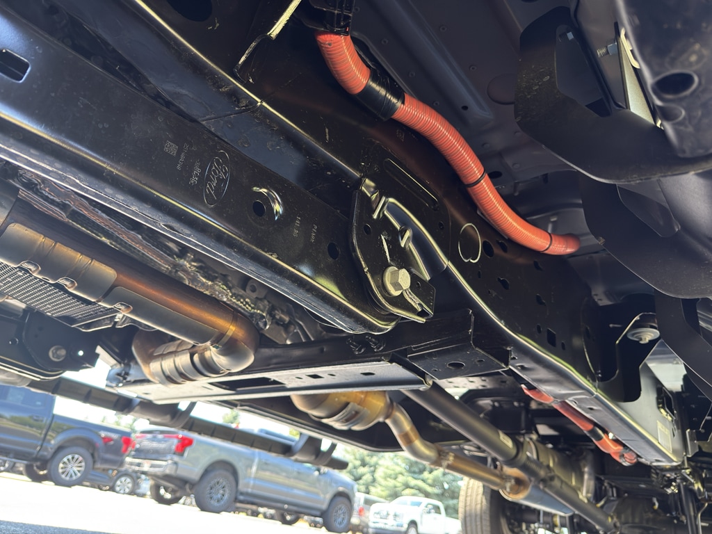 2025 Ford F-350 Super Duty Chassis Cab XL - Photo 34