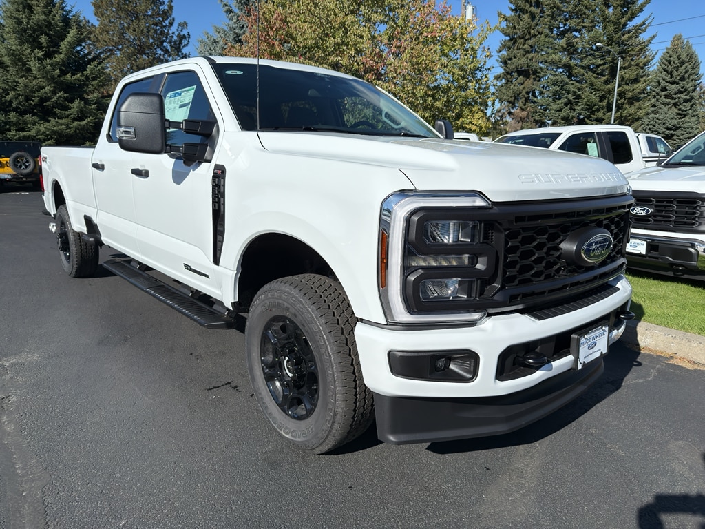 2026 Ford F-350 Super Duty XL's photo