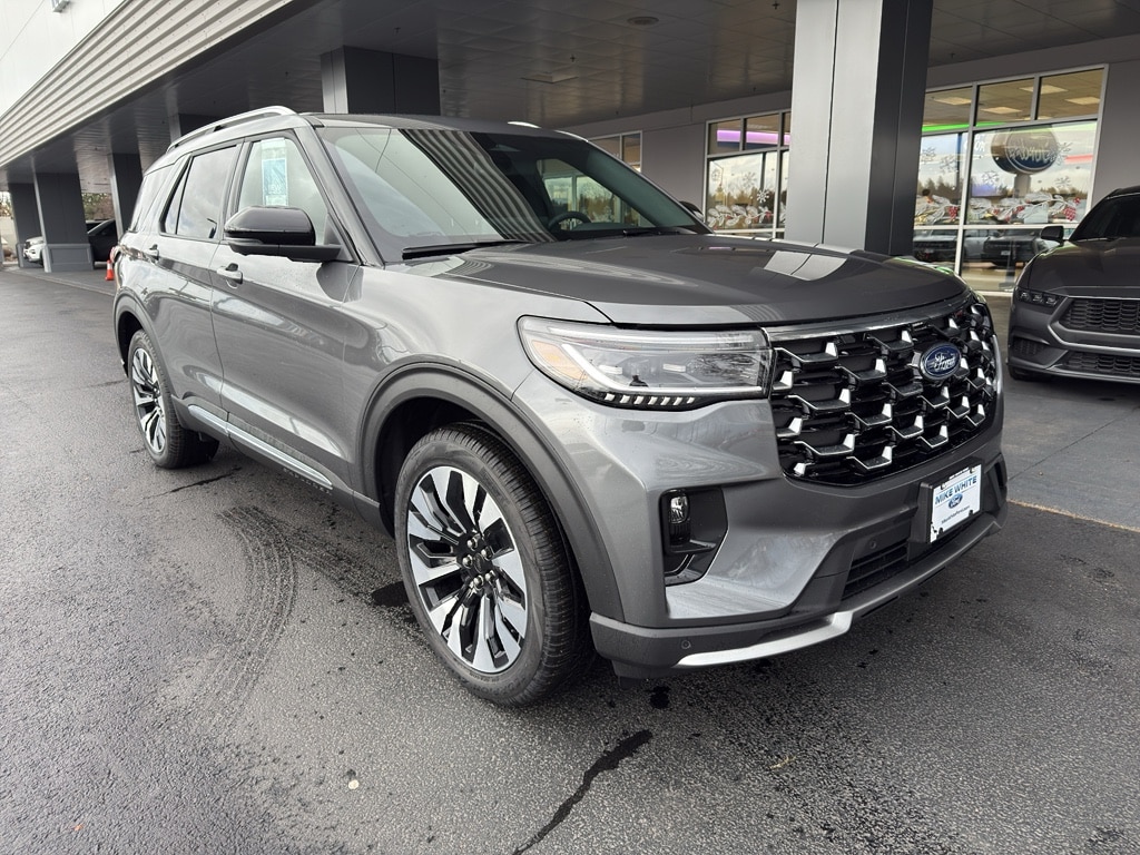 2026 Ford Explorer Platinum's photo