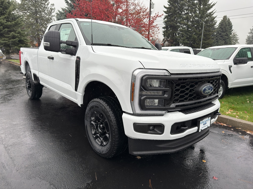 2026 Ford F-350 Super Duty XL's photo