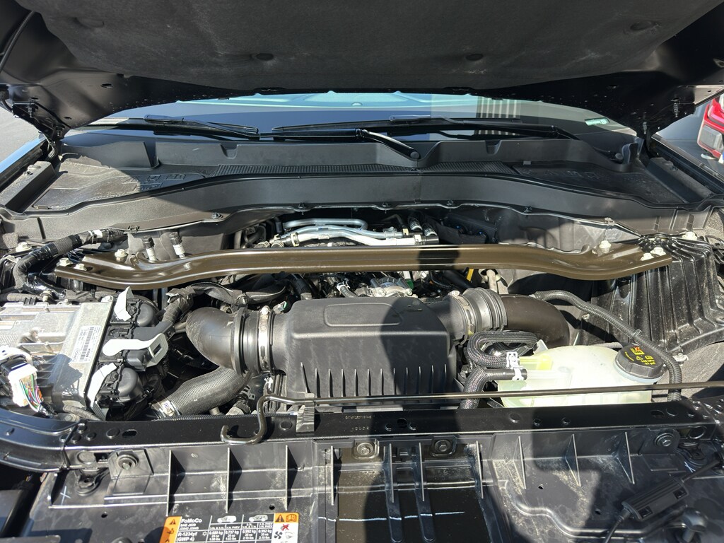 2025 Ford Explorer ST photo 3
