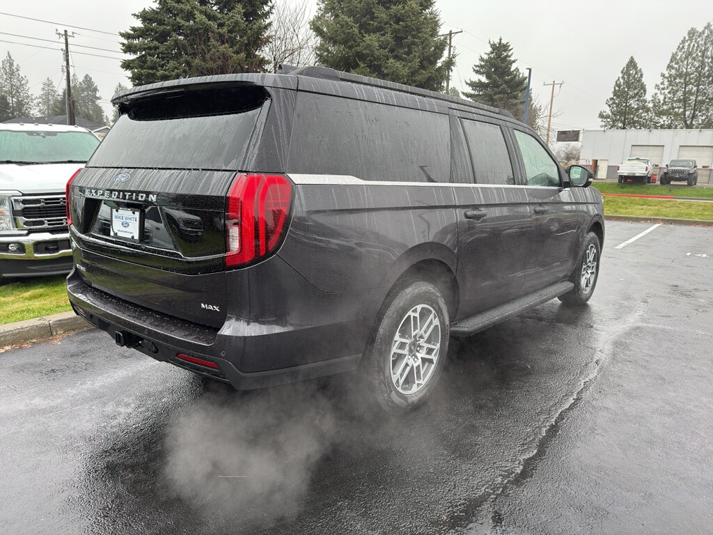 2025 Ford Expedition MAX photo 2