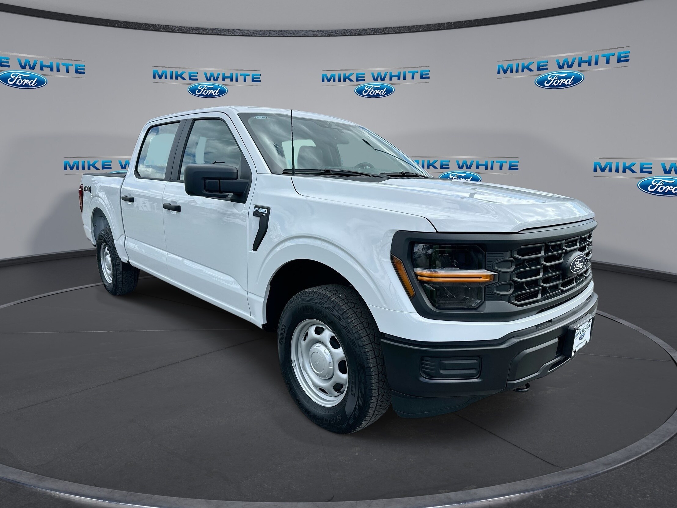 2025 Ford F-150 XL's photo