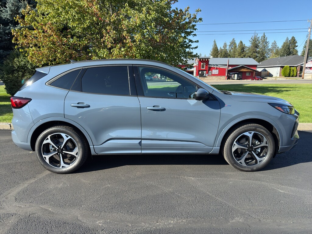2025 Ford Escape ST-Line Elite photo 2