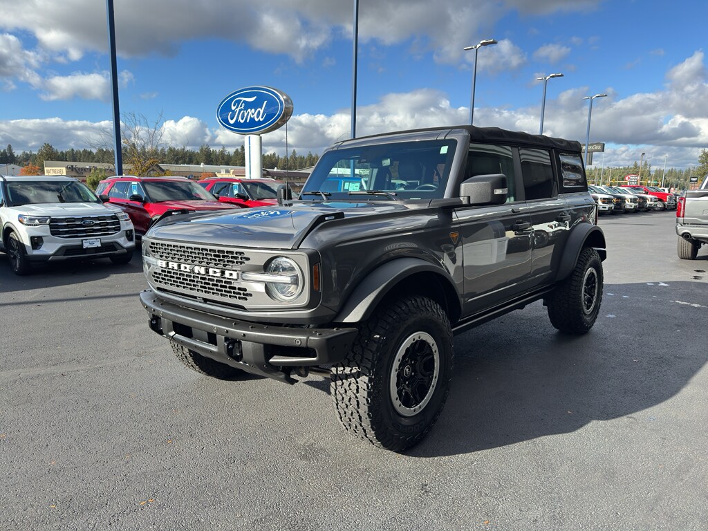 2021 Ford Bronco Badlands photo 2