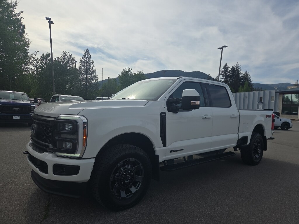 Used 2023 Ford F-350 Lariat Super Duty Crew Cab