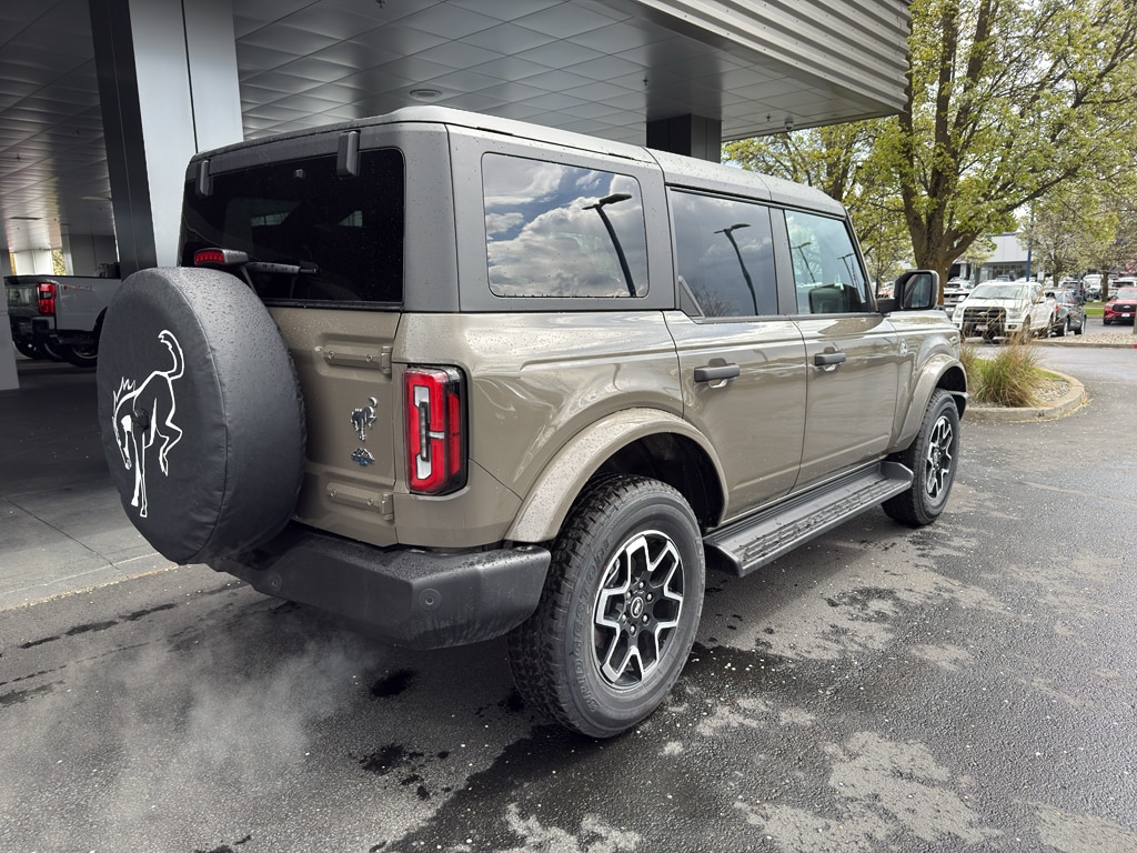 New 2026 Ford Bronco Outer Banks SUV