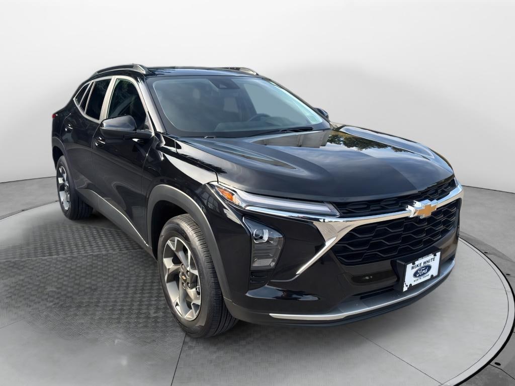 Used 2025 Chevrolet Trax LT SUV