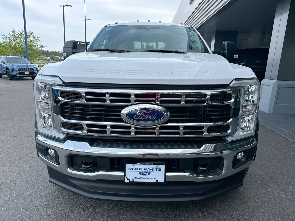 2025 Ford F-550 XL photo 3