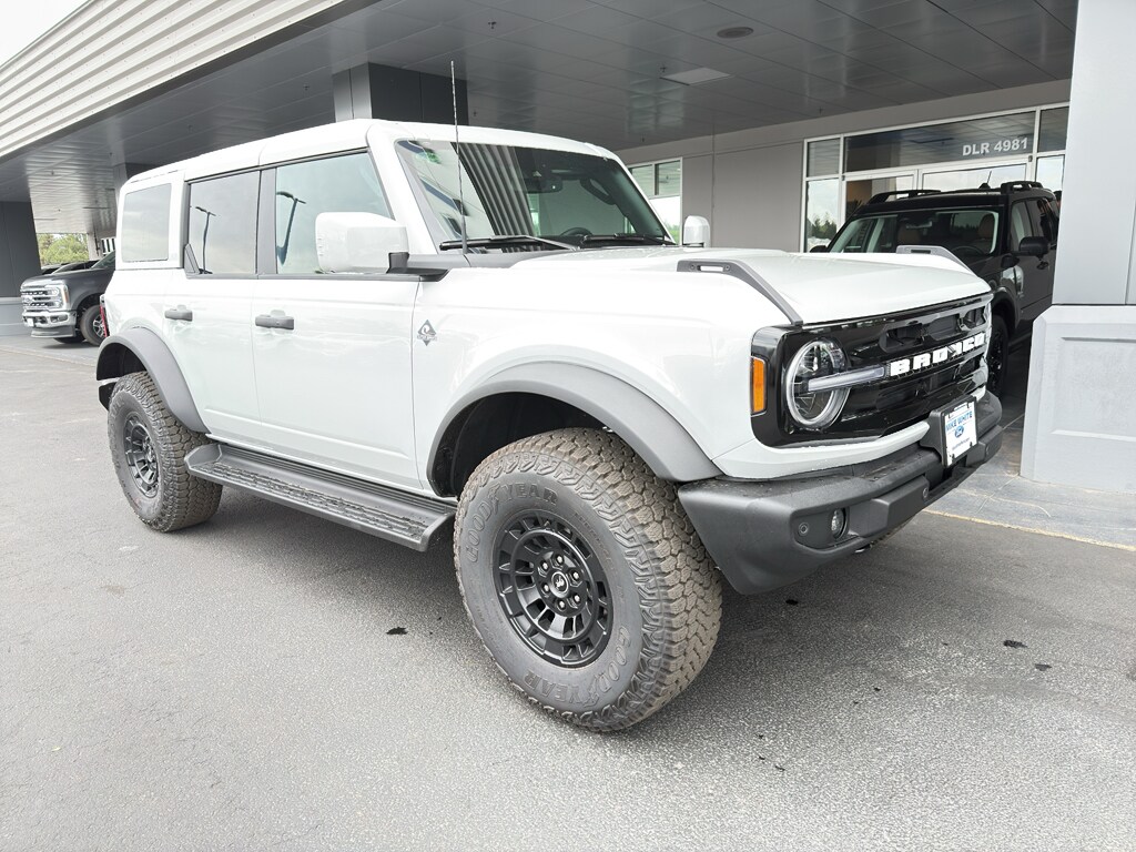 New 2026 Ford Bronco Outer Banks SUV