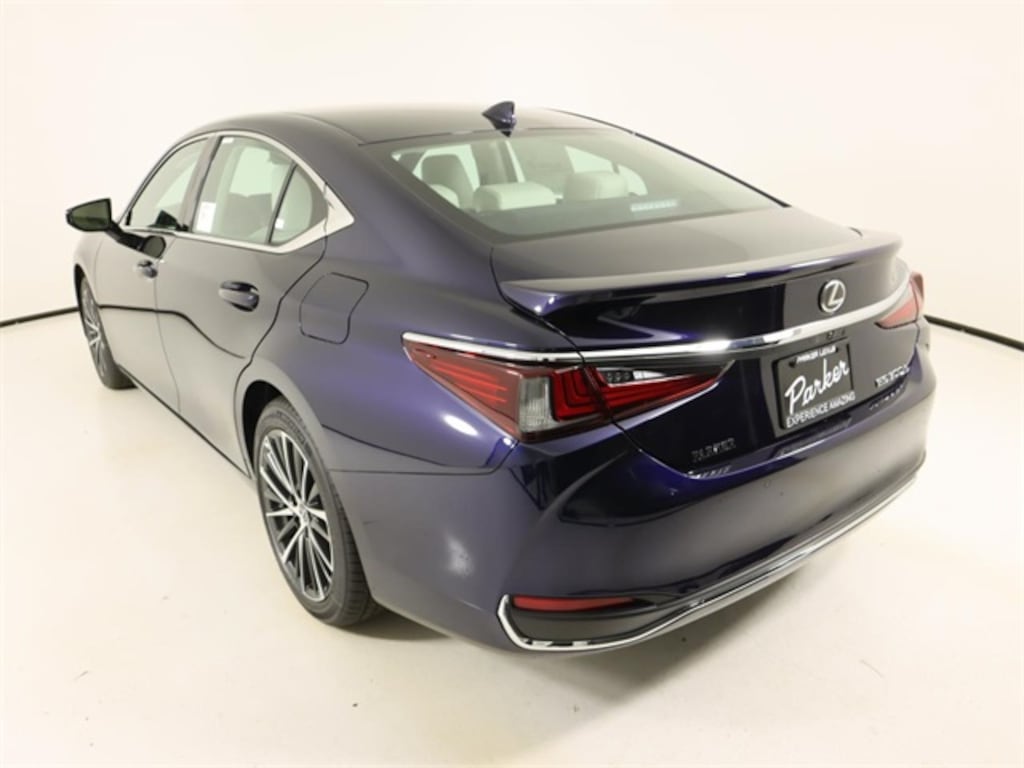 New 2025 Lexus ES 300h Sedan