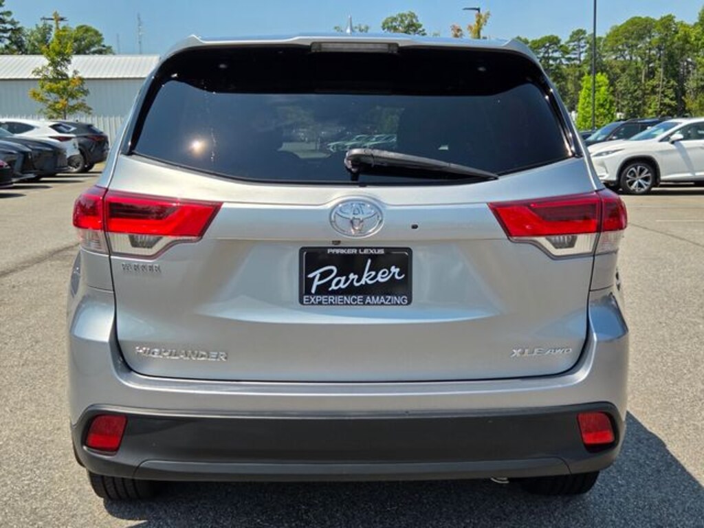 Used 2019 Toyota Highlander XLE V6 SUV