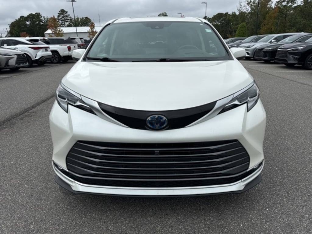 Used 2021 Toyota Sienna Limited 7 Passenger Van