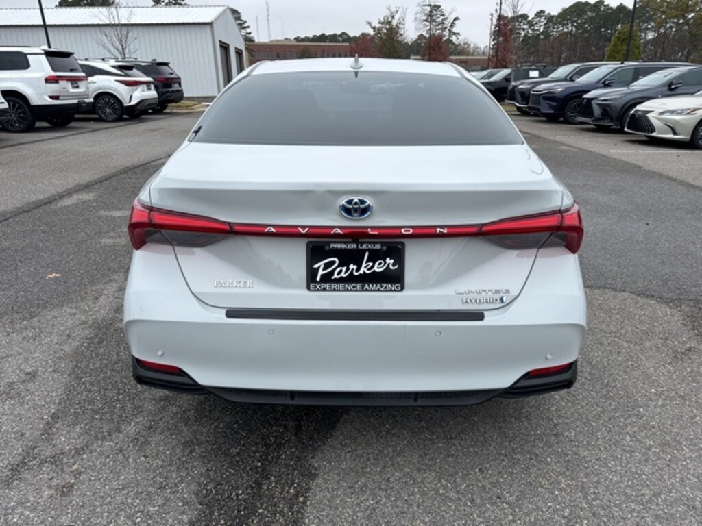 Used 2022 Toyota Avalon Hybrid Limited Sedan