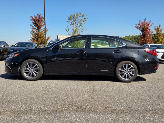 Used 2017 Lexus ES 300h Sedan