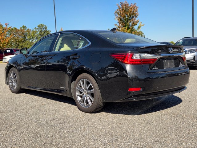 Used 2017 Lexus ES 300h Sedan