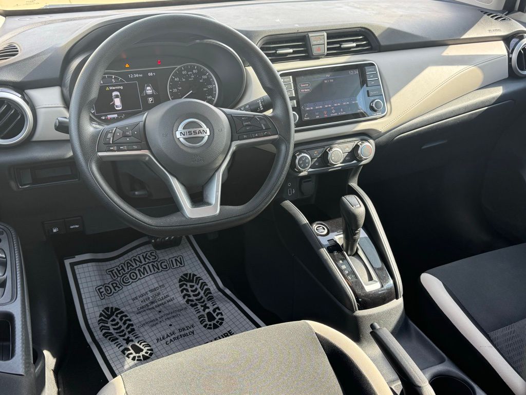 2022 Nissan Versa 1.6 SV photo 3