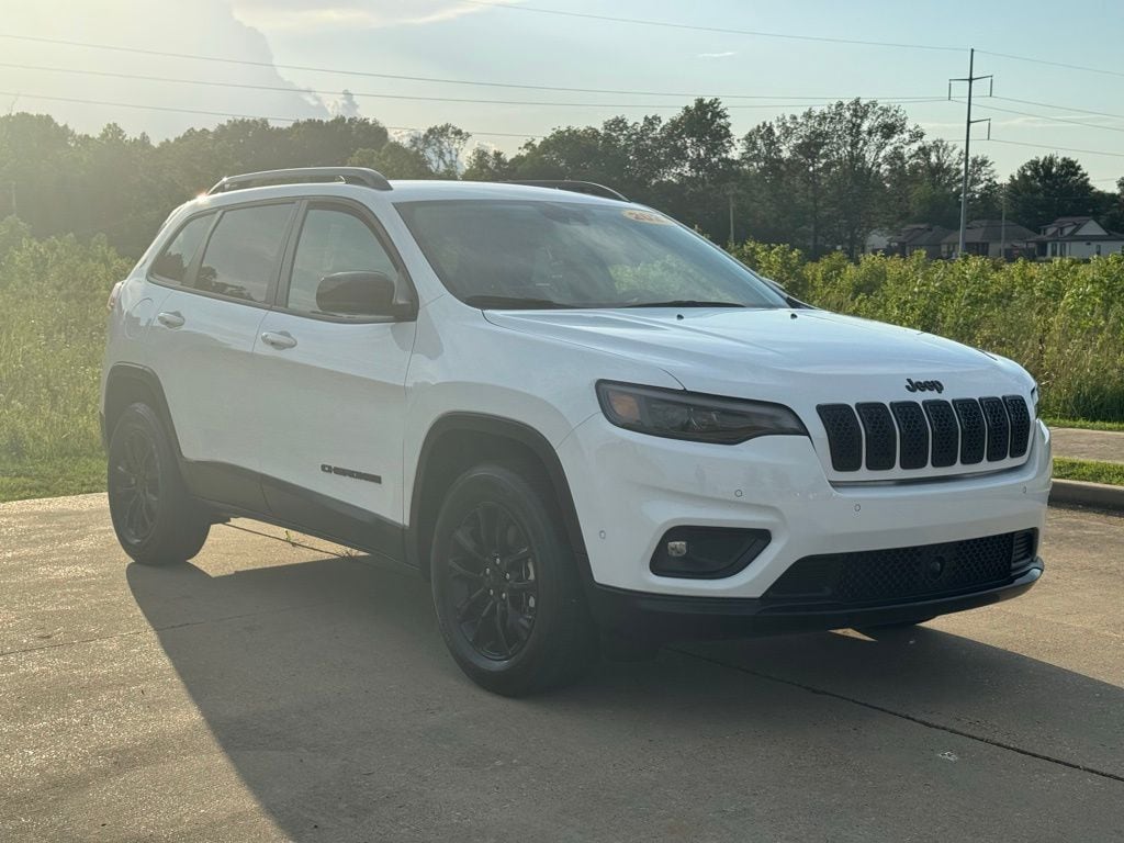 Used 2023 Jeep Cherokee Altitude SUV