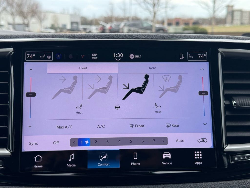 New 2026 Chrysler Pacifica Select Passenger Van