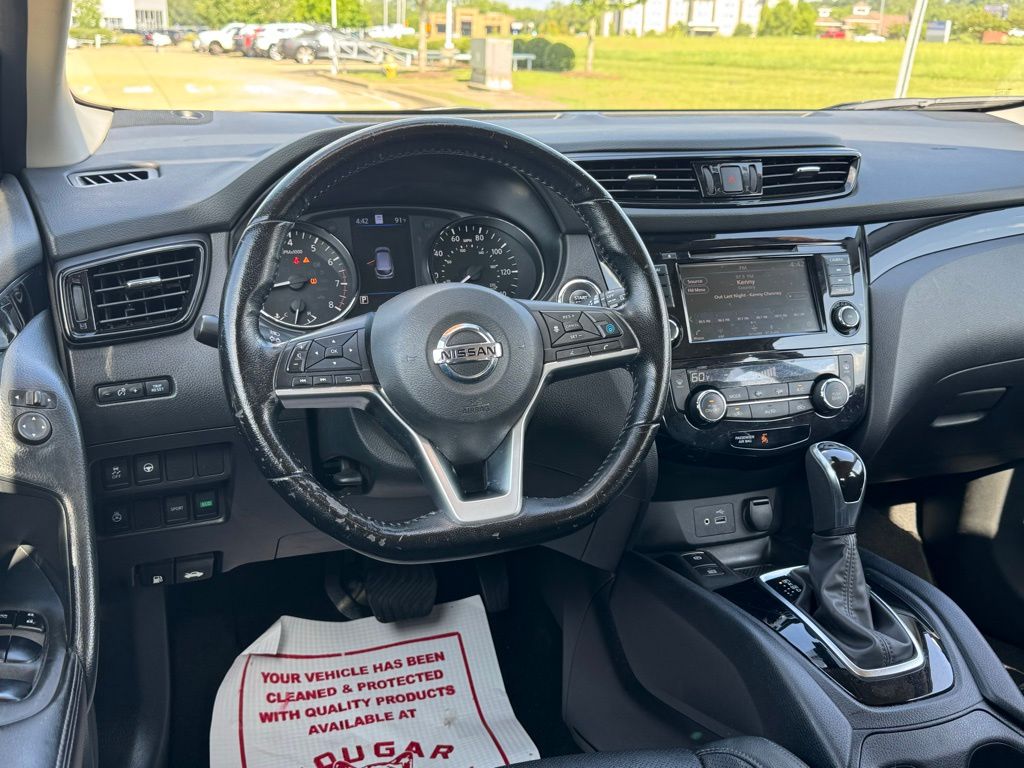 2022 Nissan Rogue Sport SL photo 3