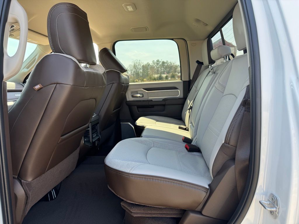 2026 RAM 2500 Laramie - Photo 24