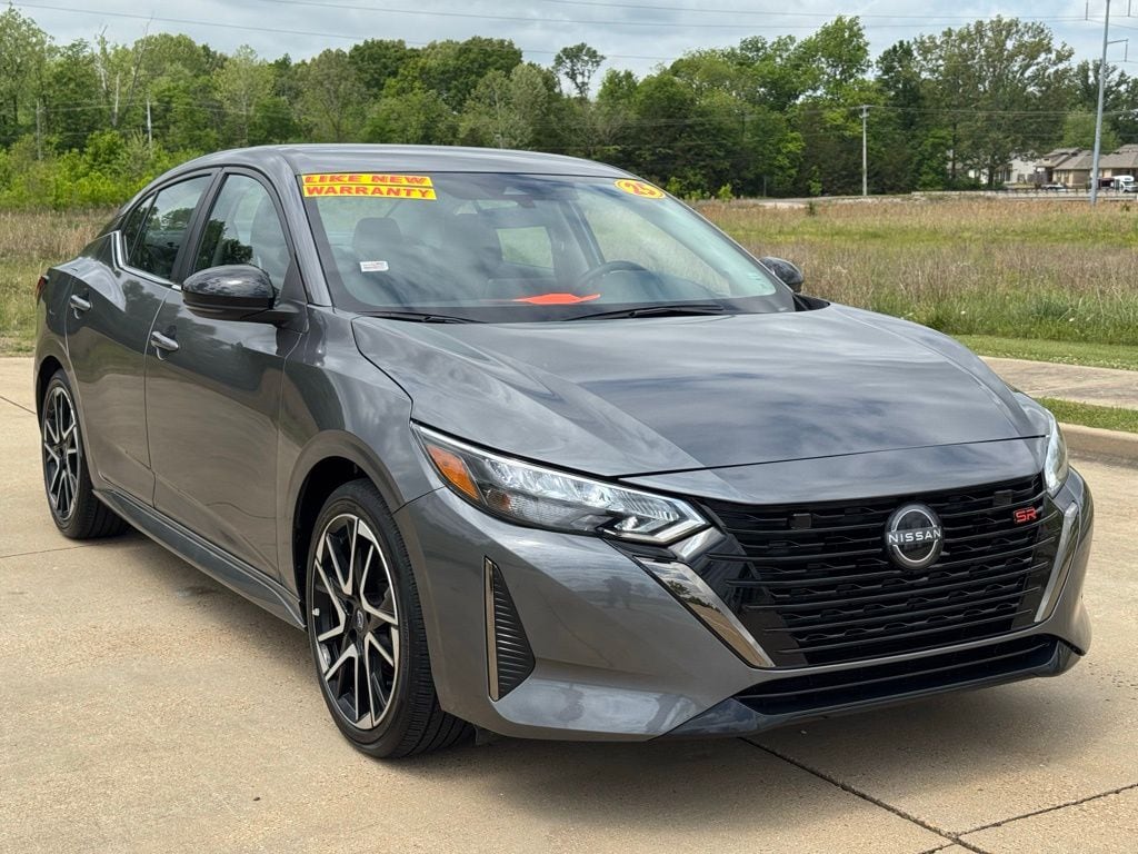 2025 Nissan Sentra SR CVT's photo