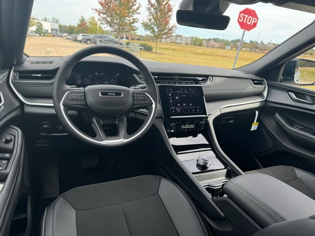 New 2025 Jeep Grand Cherokee L ALTITUDE X 4X2 Sport Utility