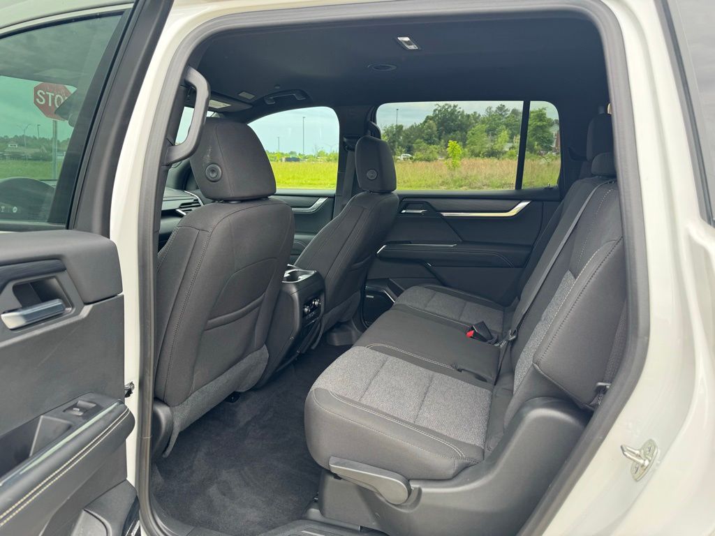2025 GMC Acadia Elevation - Photo 19