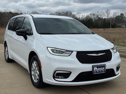 2026 Chrysler Pacifica SELECT Passenger Van