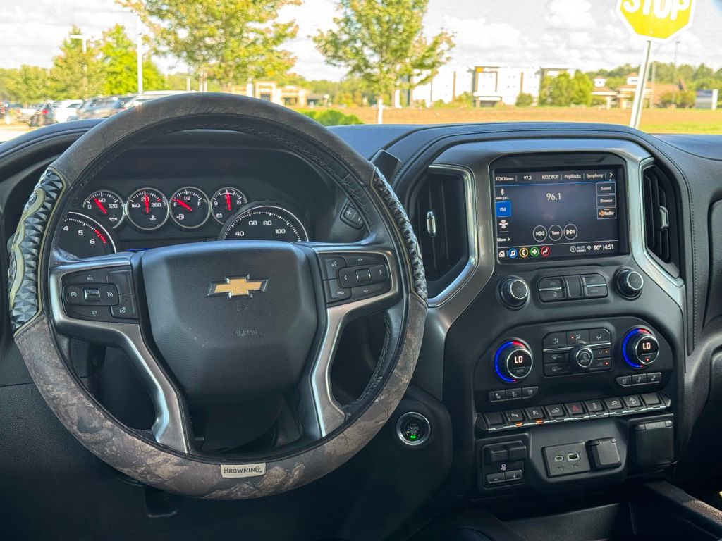 2021 Chevrolet Silverado 1500 LTZ photo 3
