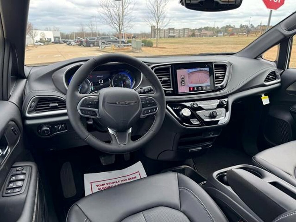 New 2026 Chrysler Pacifica Select Passenger Van