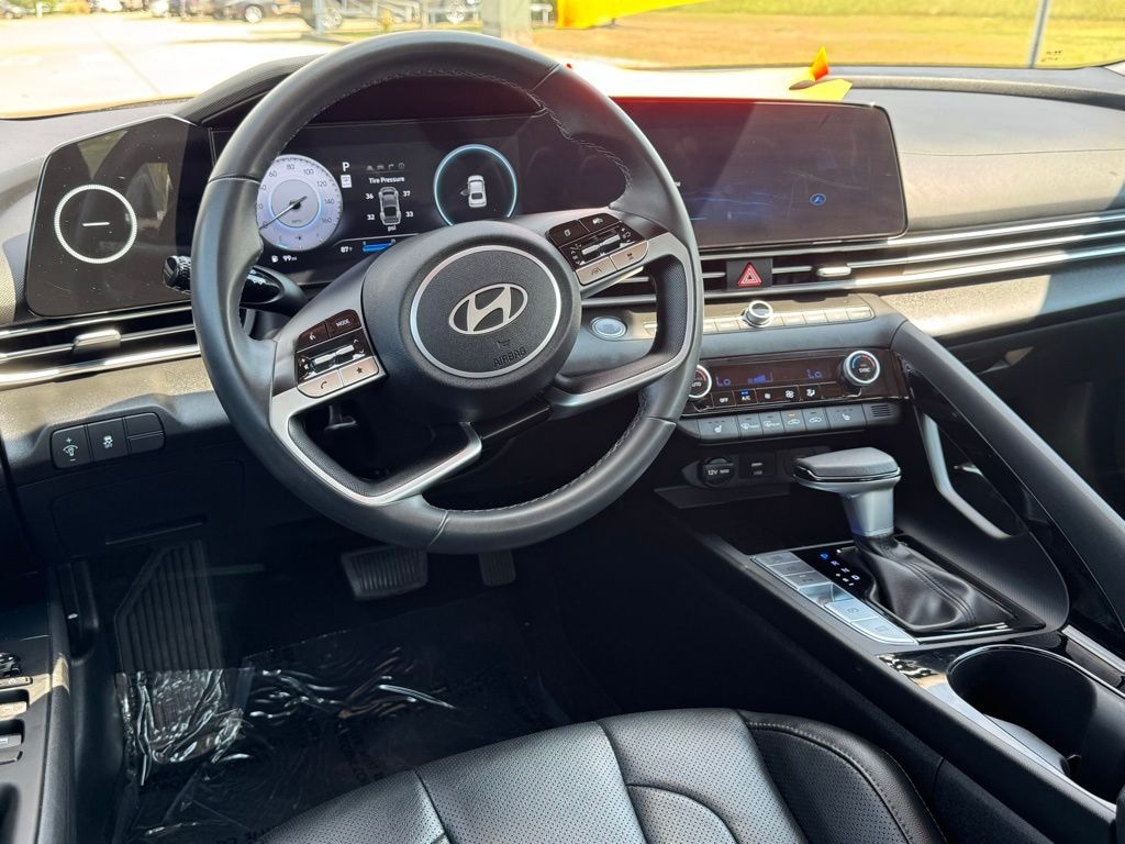 Used 2024 Hyundai Elantra Limited Sedan