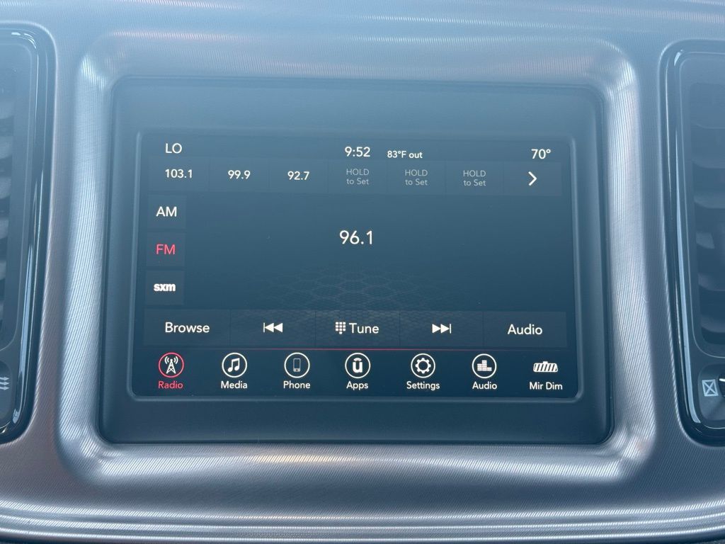 2023 Dodge Challenger SXT photo 4
