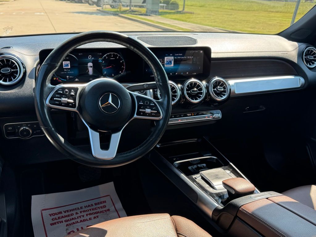 2022 Mercedes Benz GLB 250 photo 3