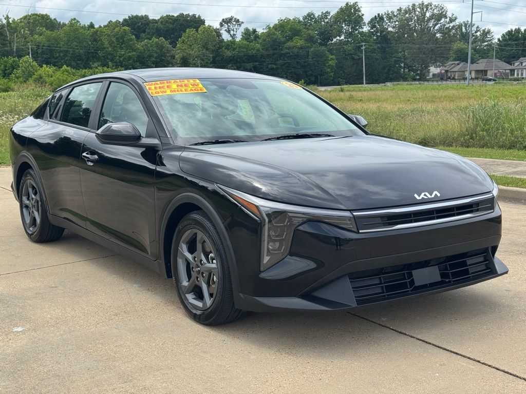 2025 Kia K4 LXS AT's photo