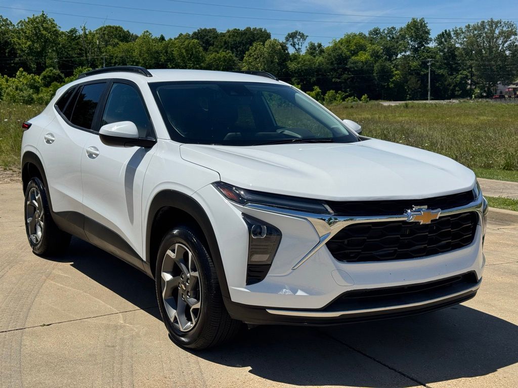 2025 Chevrolet Trax LT's photo