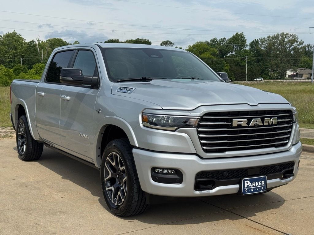 New 2026 Ram 1500 LARAMIE CREW CAB 4X4 5'7 BOX Pickup
