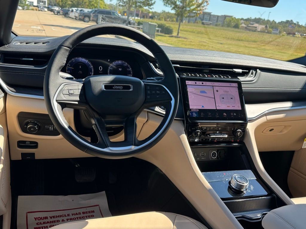 New 2025 Jeep Grand Cherokee L LIMITED 4X2 Sport Utility