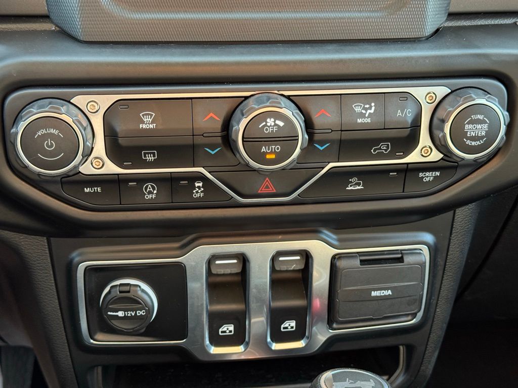 2021 Jeep Wrangler Freedom photo 4