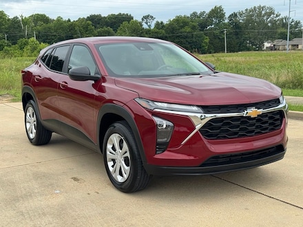 2025 Chevrolet Trax LS SUV