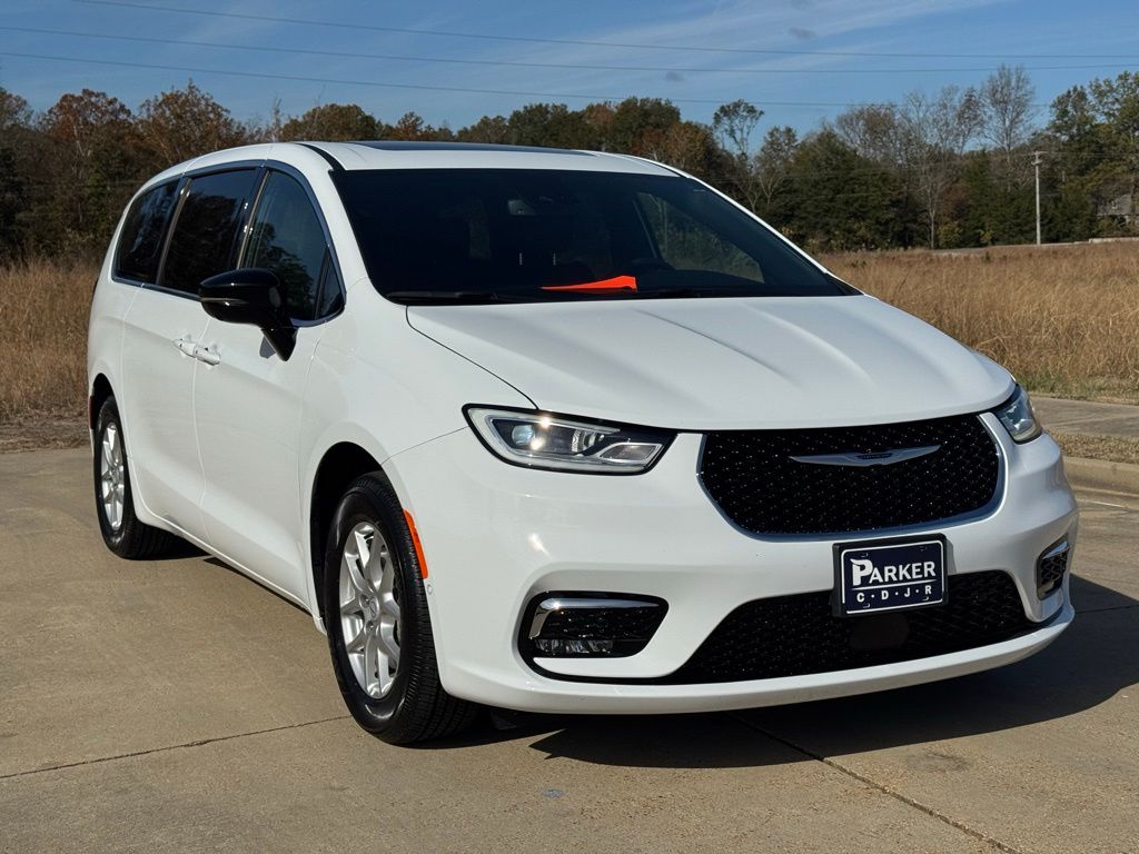 2026 Chrysler Pacifica Passenger Van 