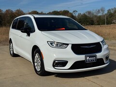 2026 Chrysler Pacifica SELECT Passenger Van