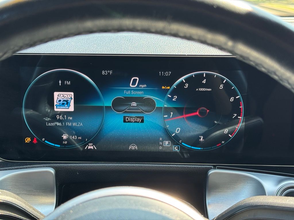 2022 Mercedes Benz GLB 250 photo 2