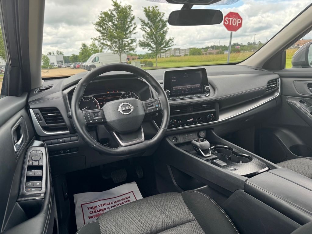 Used 2025 Nissan Rogue SV SUV
