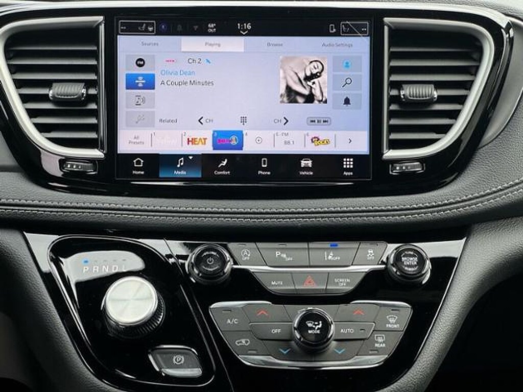 New 2026 Chrysler Pacifica Select Passenger Van