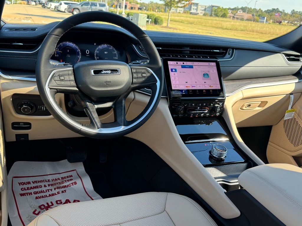 New 2025 Jeep Grand Cherokee LIMITED 4X2 Sport Utility